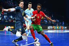 不相上下 不相上下